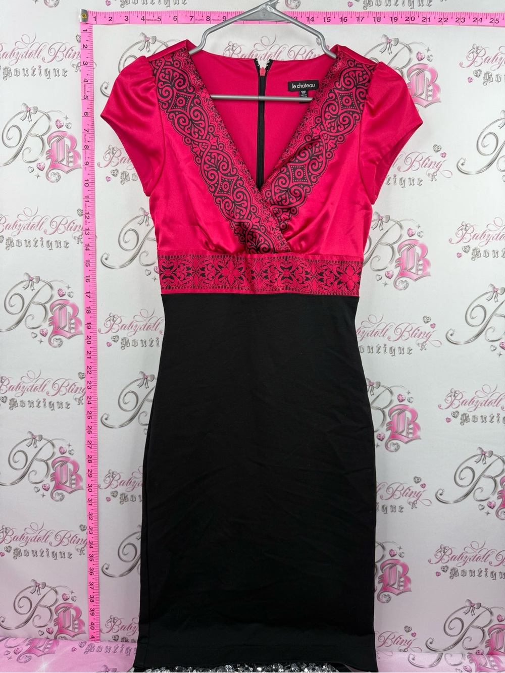 le chateau dress bandage Fuchsia and Black Cap-Sleeve V-Neck Midi Dress